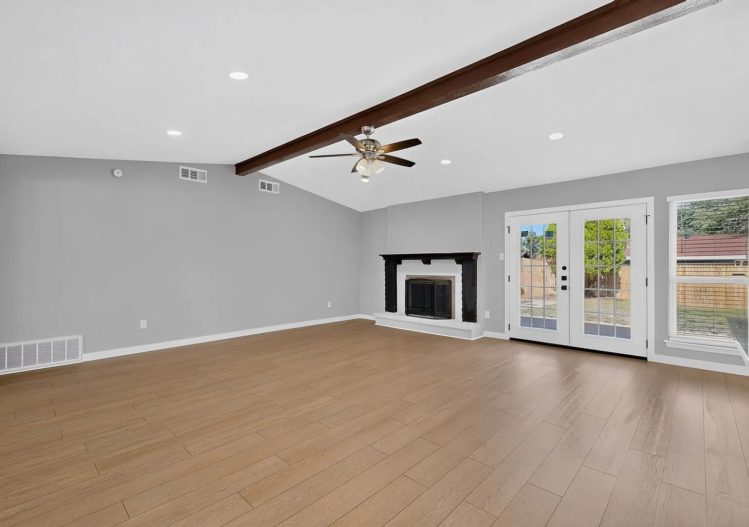 Plano Gem Ready To Be Your Home — Photo 4