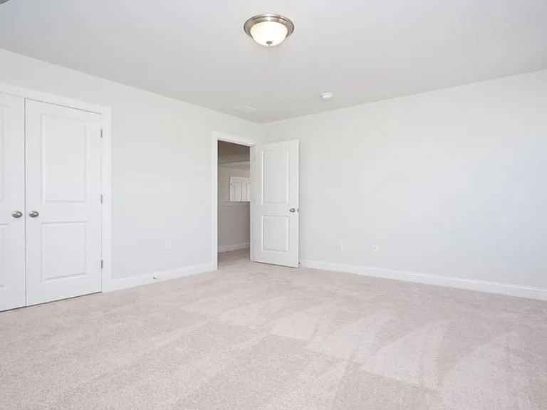 529 Calhoun Falls Dr — Photo 8