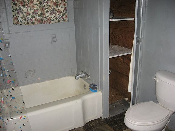 5th image of 501 N Church St