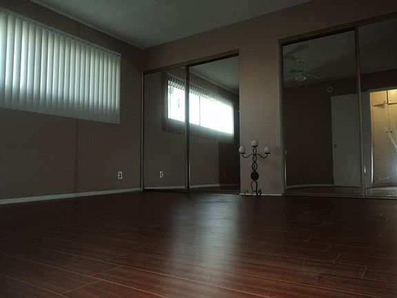4th image of 125 S Mariposa Ave APT 18