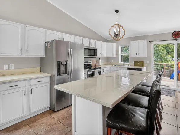 504 Wall Ave, Des Moines, IA 50315