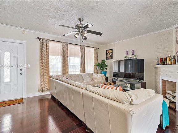 3rd image of 7767 Indigo St