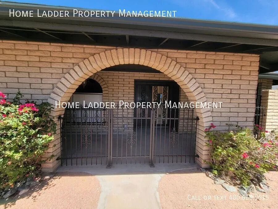 Desert Retreat with 180 Mountain Views, Dual Patios & Total Privacy in Fountain Hills — Photo 4