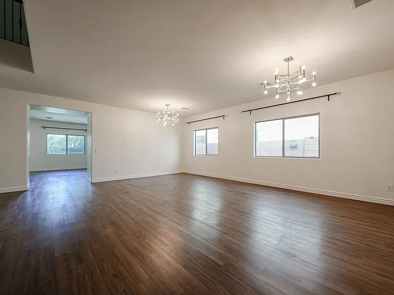 2744 E Donato Dr — Photo 6