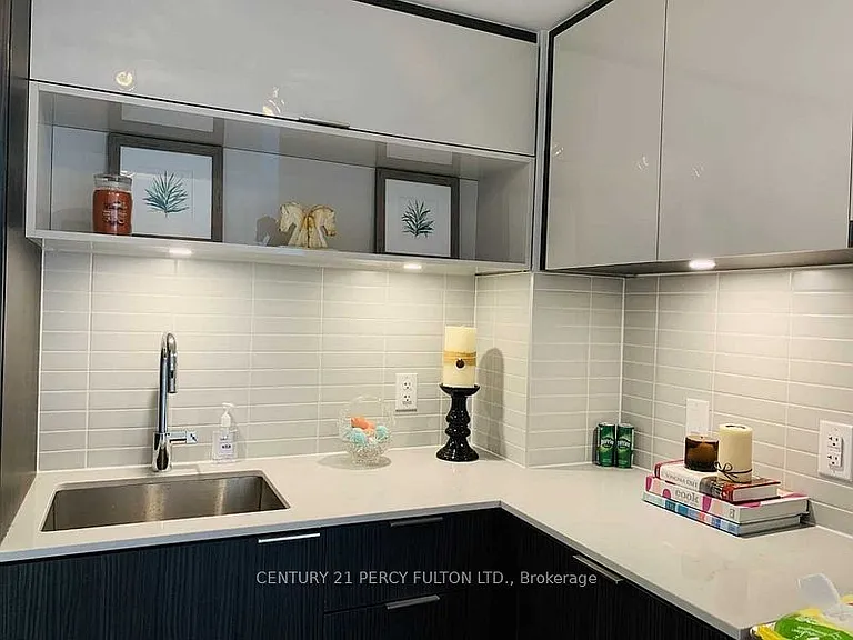 159 Wellesley St E #1602 — Photo 27