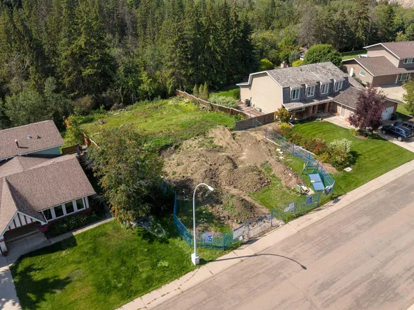 36 Marlboro Rd NW, Edmonton, AB T6J 2C6