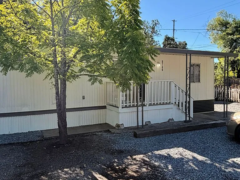 8710 Franklin St — Photo 2