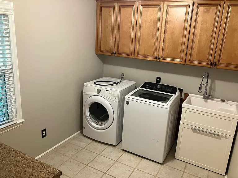 8709 Kenilworth Dr — Photo 16