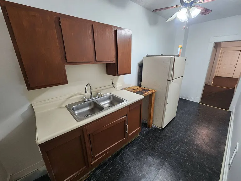 536 E 117th St Cleveland, OH 44108 — Photo 10