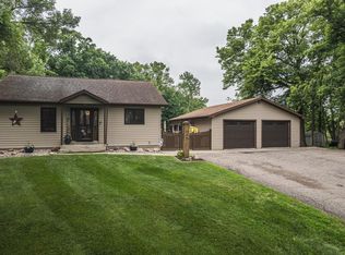 425 Shorewood Dr, Detroit Lakes, MN 56501