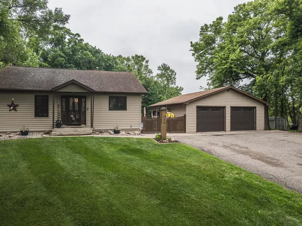 425 Shorewood Dr, Detroit Lakes, MN 56501