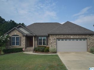 141 Creekside Cir, Gadsden, AL 35901