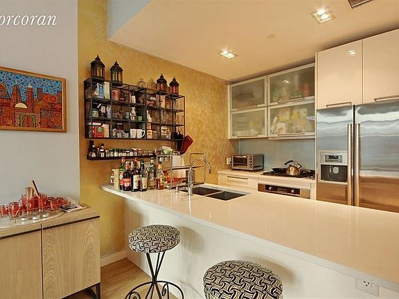 2nd image of 101 N 5th St APT 4E