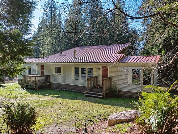 4th image of 7103 Sechelt Inlet Rd