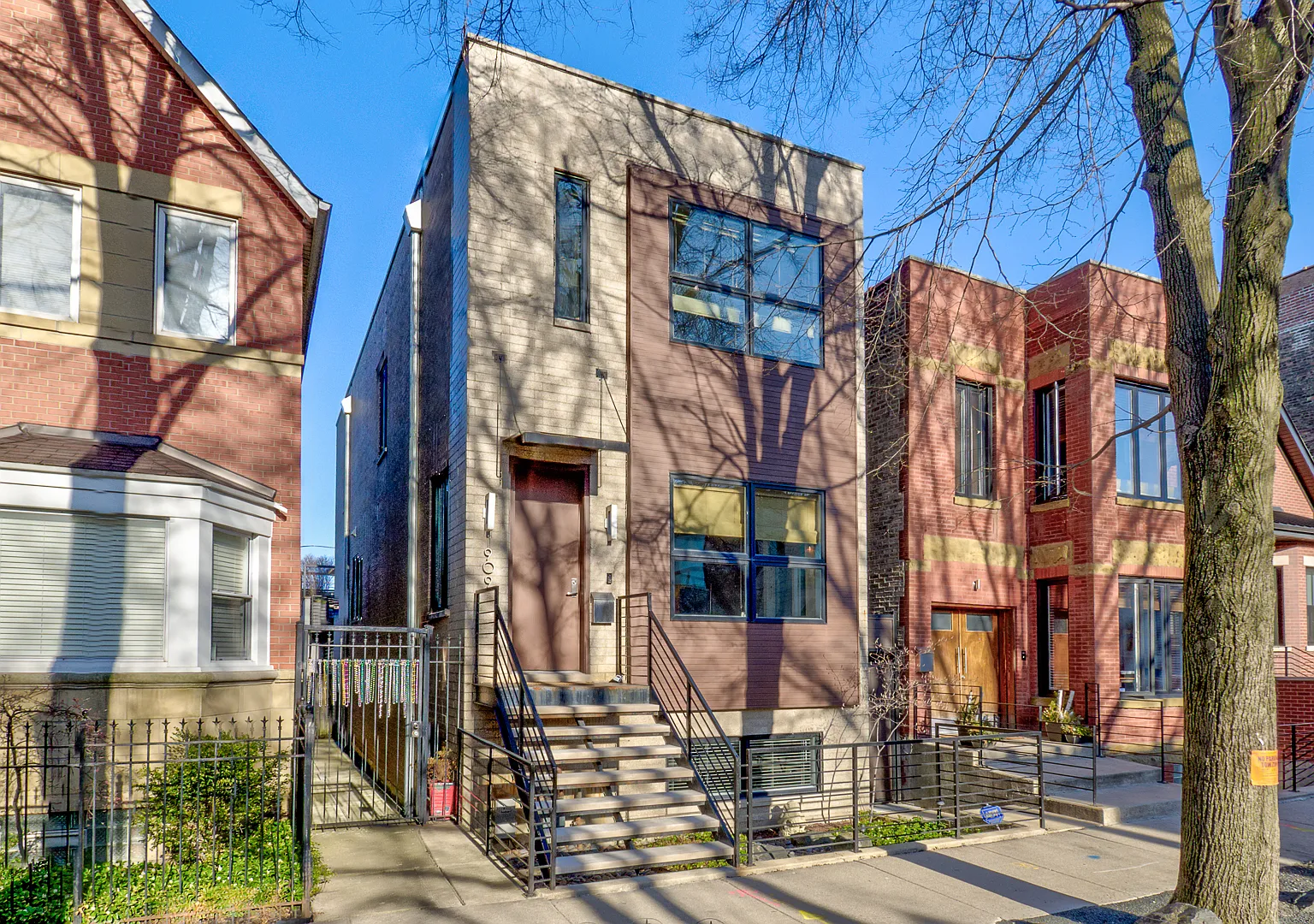 1909 N Hoyne Ave, Chicago, IL 60647 | Zillow