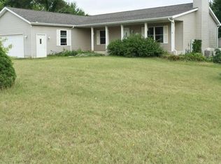 562 S Benton Center Rd, Benton Harbor, MI 49022