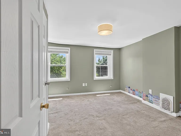 1705 Montrose St — Photo 18