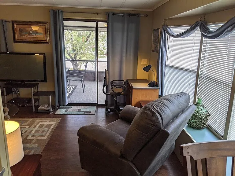 10011 Merion Ct — Photo 18