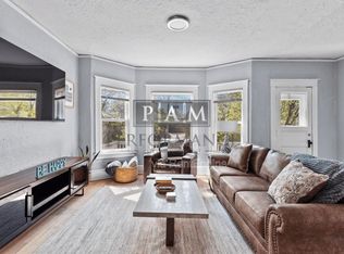 2872 S Linebarger Ter, Milwaukee, WI 53207