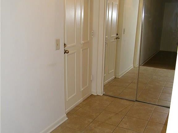 3rd image of 11-8 High Gate Trl