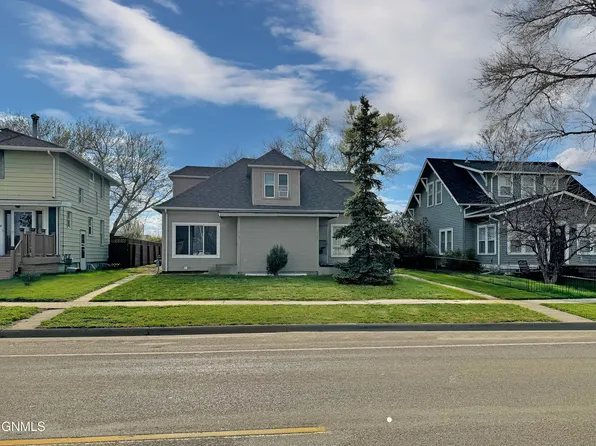 1515 6th Ave W, Williston, ND 58801