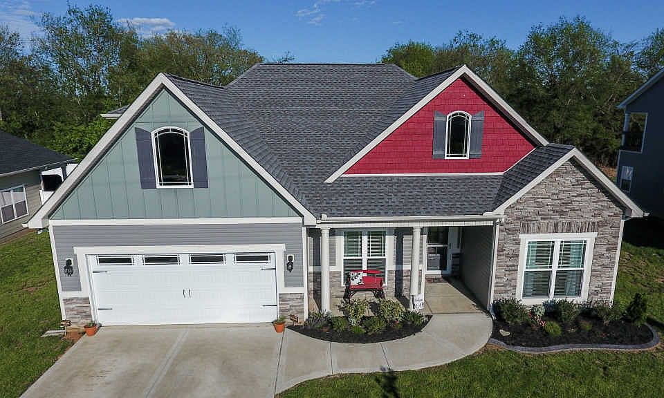 1st image of 648 Laurel Ln