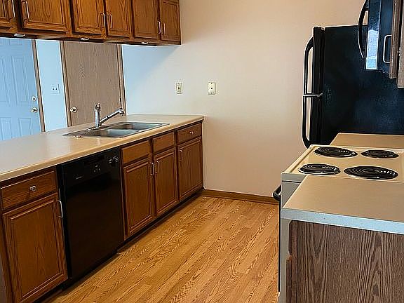 5th image of 5870 Beechwood Dr #D