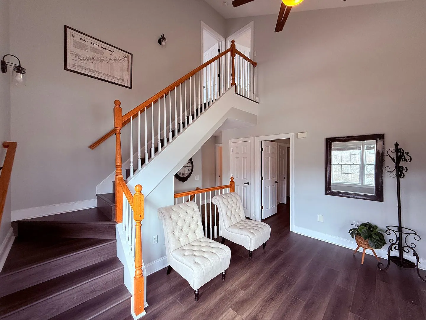 3 Bedroom, 2 Bath End Unit Townhouse — Photo 4