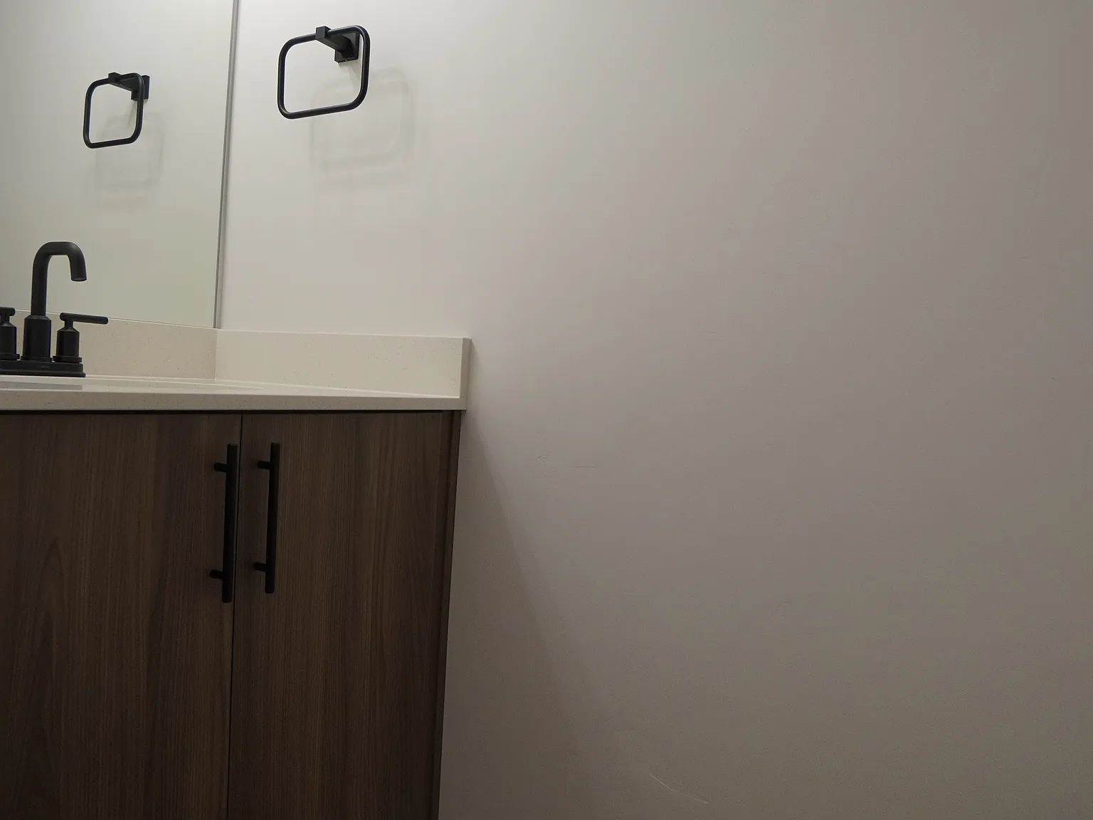 Beautiful townhome @ 3065 S Ludlow Wy Syracuse — Photo 4