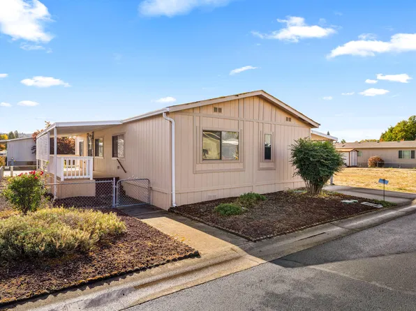 237 Sterling Dr, Grants Pass, OR 97526