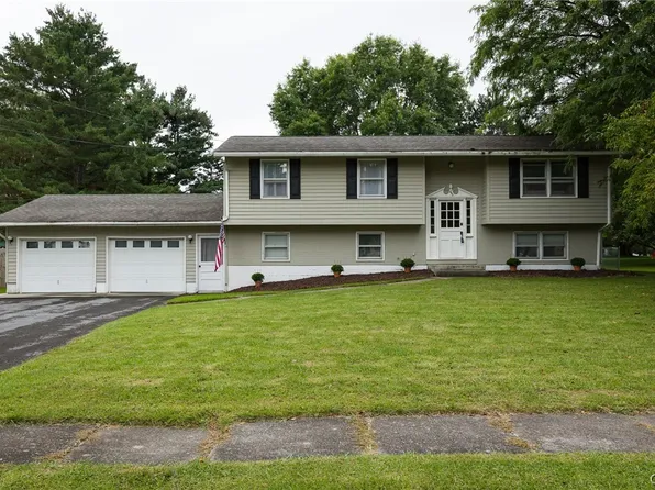 457 Bugbee Dr, Watertown, NY 13601