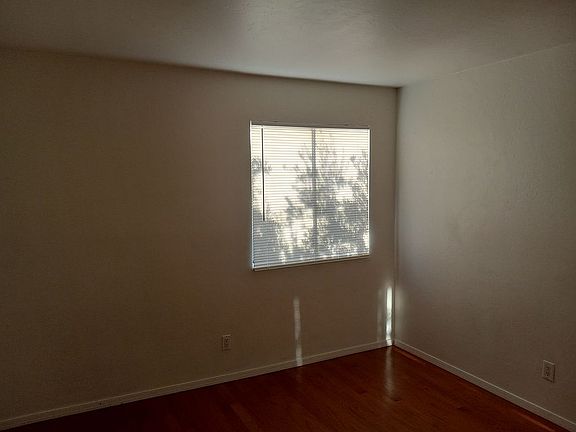 4th image of 455 W Kelso St