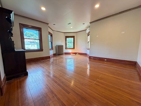 4th image of 161 Park Hill Ave Floor 2