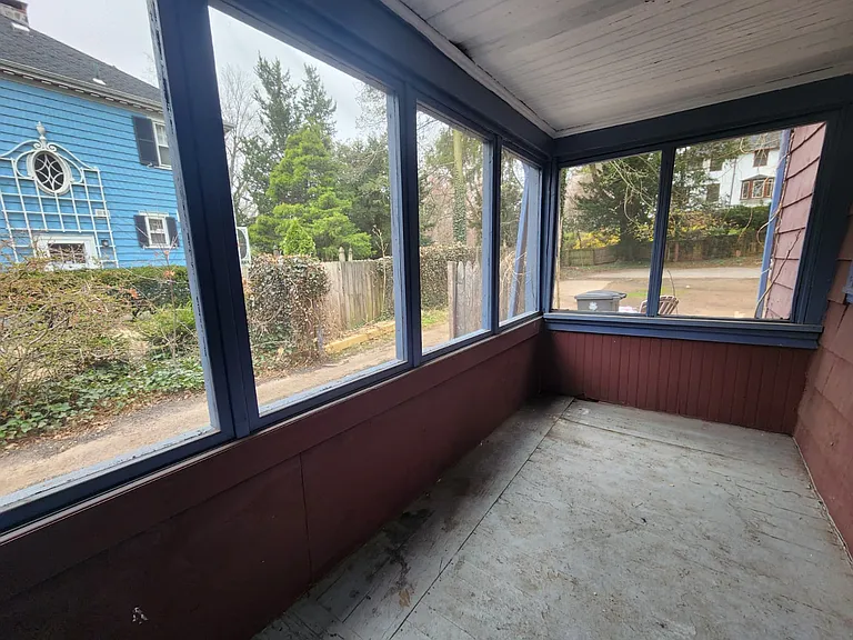300 W Elm St #300 — Photo 27
