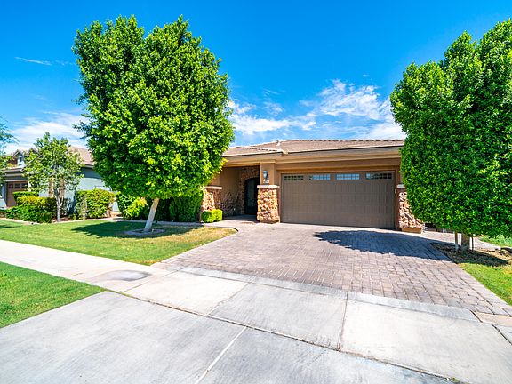 3rd image of 4090 E Sierra Madre Ave