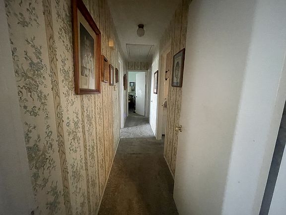 5th image of 544 Westgate Ct