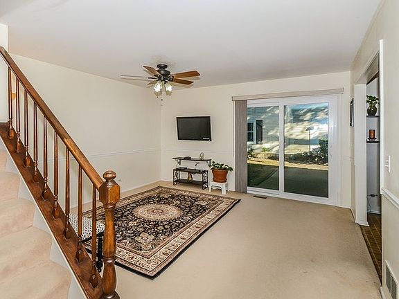 5th image of 2014 N Hancock Dr