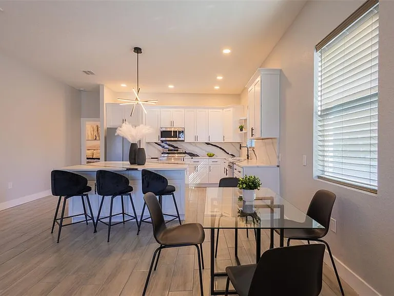 9912 Golden Loop — Photo 12