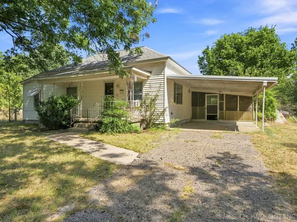 404 E Beach St, Henryetta, OK 74437