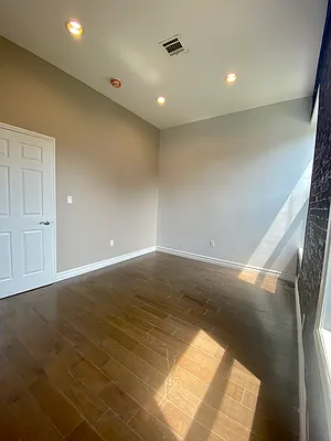 Rented by Hagstrom Management Inc | media 7