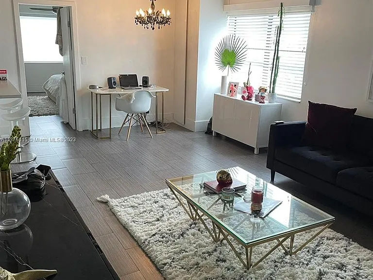 753 Michigan Ave #2E — Photo 1
