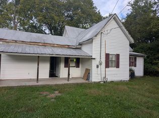 3153 White Oak Rd, Junction City, KY 40440