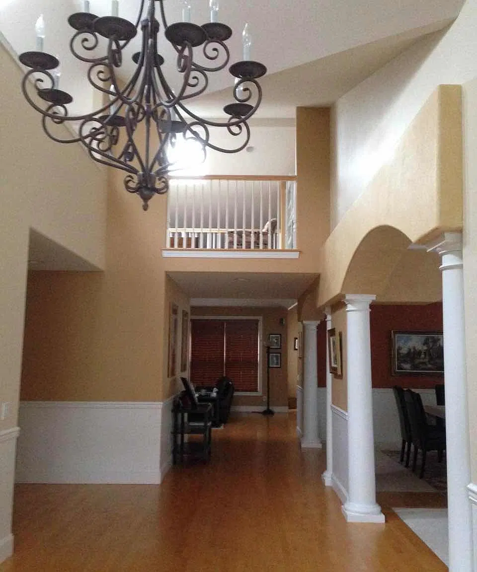 4 bed, 3.5 bath, 4368 sqft, $5,800 — Photo 3