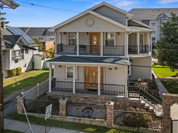 16 Emmett Ave, Hopelawn, NJ 08861