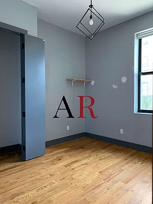 Rented by Lev Mavashev, LREB | media 34