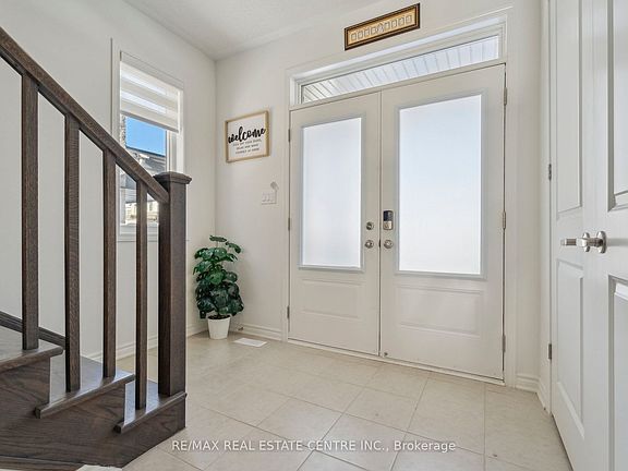 5th image of 699 Newlove St