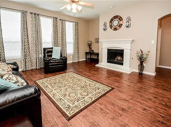 4th image of 2937 Aurora Mist Dr