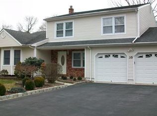 35 McFadden Dr, Monroe Township, NJ