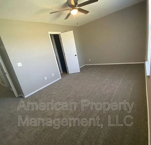 4716 NE Wisconsin St — Photo 7