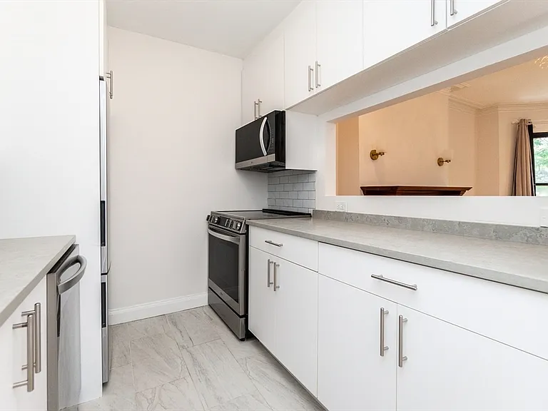 209 W Newton St #3 — Photo 5